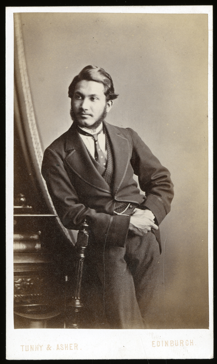 Visttkortportrett av Matt. Lorentz Bartholomeus

Påskrift:

Ever yours sincerely, Matt: Lorentz Bartholomeus, Edingburg oct 1867