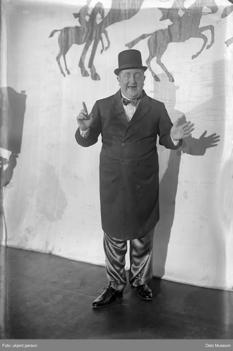 Einar Rose på Chat Noir, våren 1931.