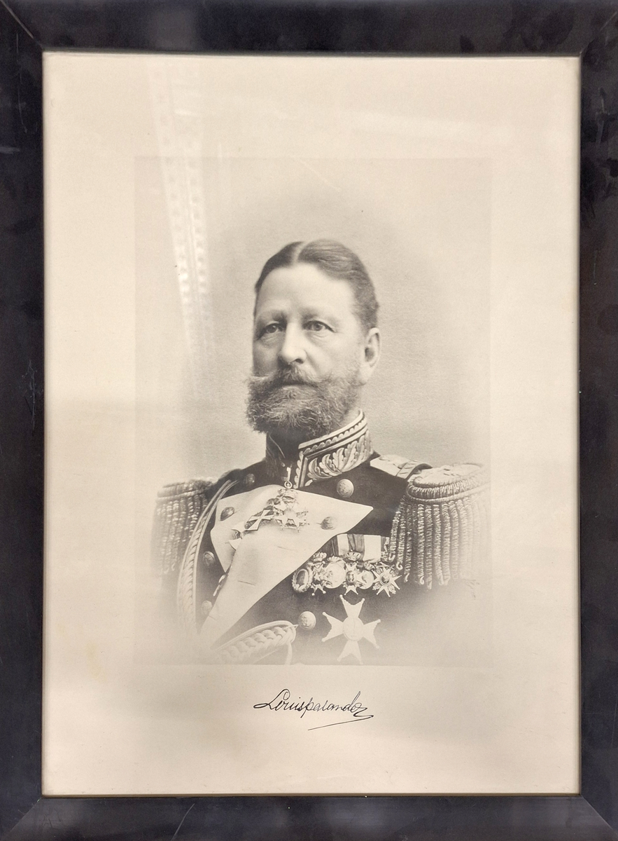 Signerat porträttfotografi av amiral Louis Palander.