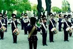 Arméns musikkår spelar vid Tobaks- och Tändsticksmuseums invigning år 2000.