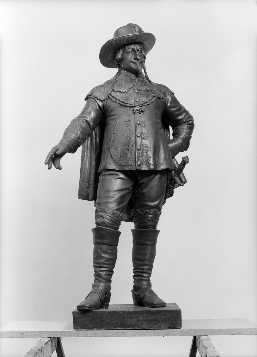Utkast til statue på Stortorvet.