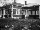 Röda Korsets förlossningshem i Jursla strax norr om centrala Norrköping. Verksamheten var i bruk under åren 1927-1939. Foto 1930.