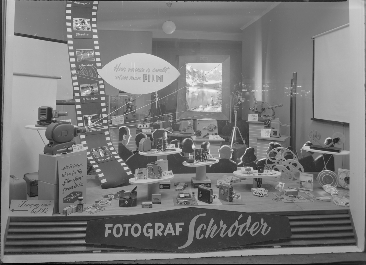 Vindusutstilling til fotograf Schrøder
