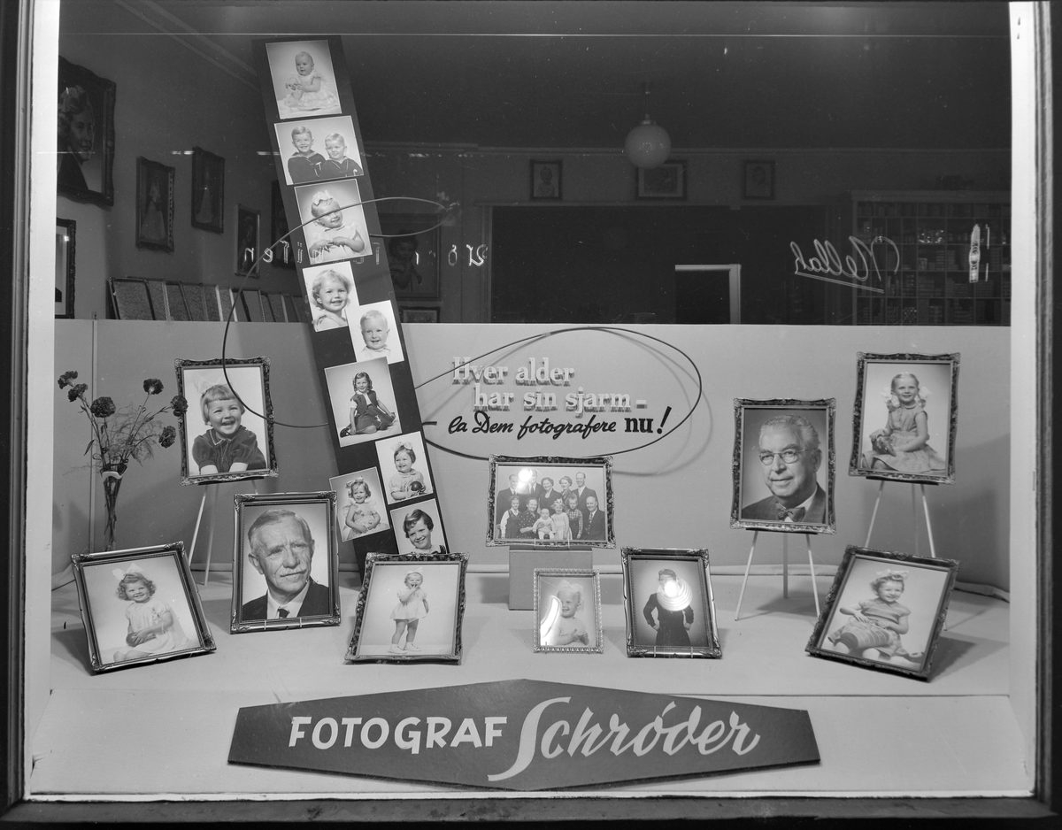 Vindusutstilling til fotograf Schrøder
