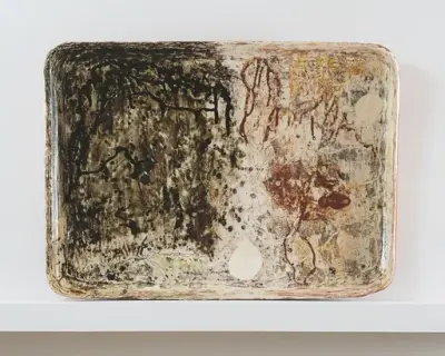 Rektangulær flate med mørk skygge [Veggfat]