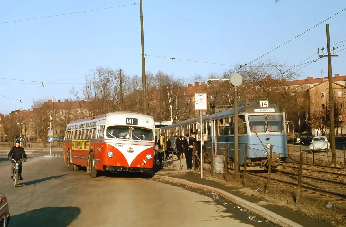 Det är den 4 april 1964 som var sista dagen för trafik med spårvagn på linje 14. Den 5 april 1964 invigs tunnelbanans röda linje till Fruängen och Örnsberg. 