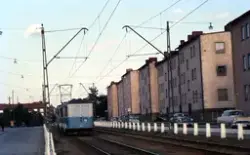 Hägerstensvägen med spårvagnståg på linje 16