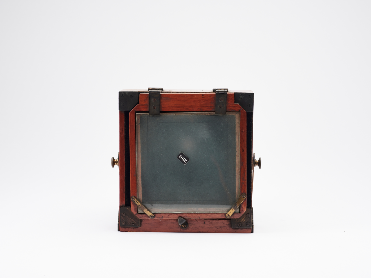 Sammenleggbart trekamera med belg, laget i mahogny. Introdusert ca. 1880, England.