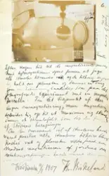 Foto av terrellaeksperiment, klebet opp på et dokument med n