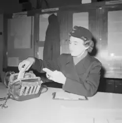 Maj-Britt Fogelqvist, kvinnlig konduktör vid Stockholms Spår