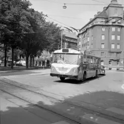 Trafik vid Västerbroplan. Buss av typ Büssing på linje 70.