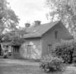 Gårdshus till Hunnebergsgatan 3 i Linköping. Dokumenterat av Östergötlands museum 1971 kort före rivning.