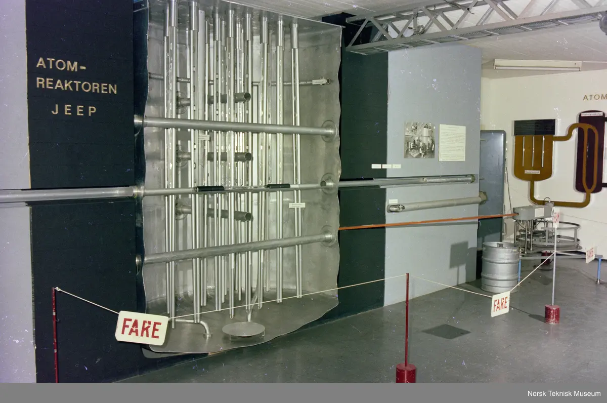Interiør i Norsk Teknisk Museum. Atomreaktoren Jeep