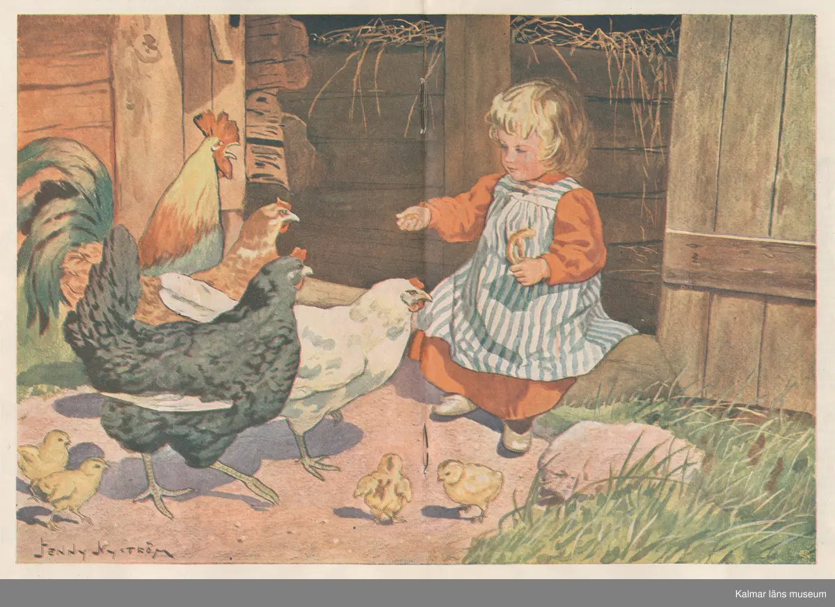 En blond liten flicka klädd i långärmad röd klänning samt blå- och vitrandigt förkläde sitter på marken utanför en lada. I ena handen håller hon en del av en kringla, med andra handen håller hon fram bitar av kringlan mot en tupp, tre hönor och fyra kycklingar som kommer gående mot henne.