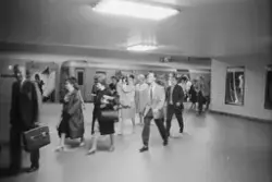 Trafikanter på perrongen vid Fridhemsplans tunnelbanestation