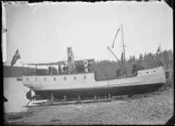 Dampbåt ligger i opplag. Trolig er det båten D/S Lillehammer