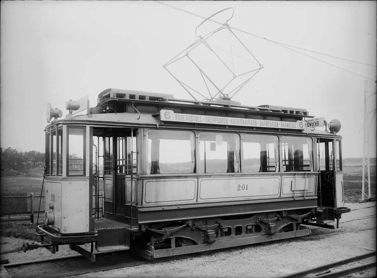 Motorvagn litt. A6 (ASEA 1910), med förarskydd, byggd år 1910.