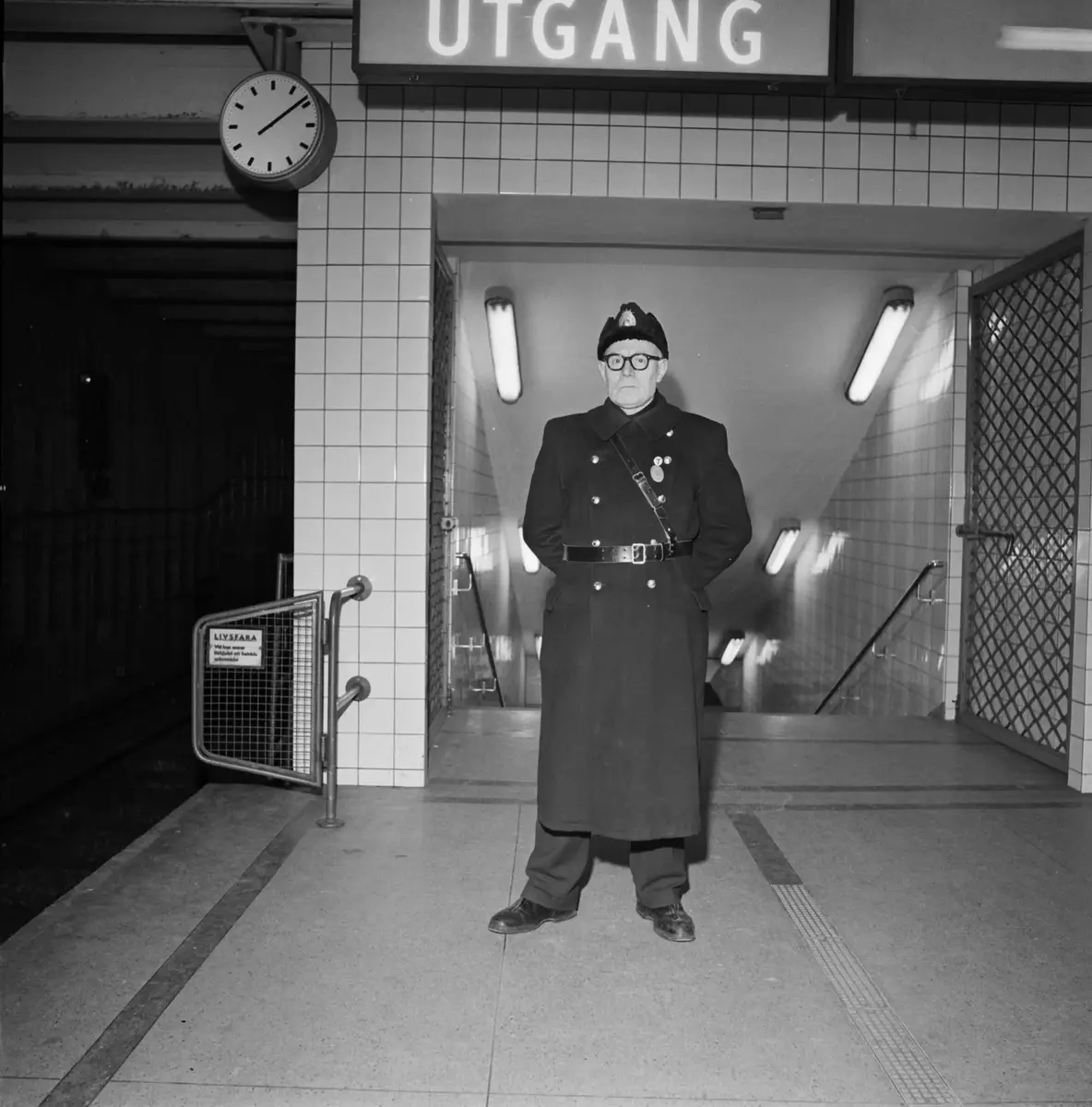 Nattvakt i tunnelbana vid medborgarplatsen, Carl Lannerbäck ser till att det är lugnt på stationerna