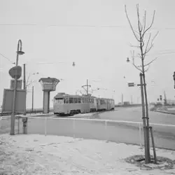 Spårvagn på linje 16  på Liljeholmsbron på väg mot Hornstull