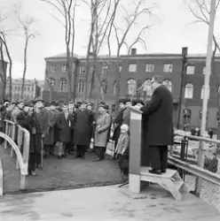 Borgarrådet Helge Berglund inviger den provisoriska trafikle