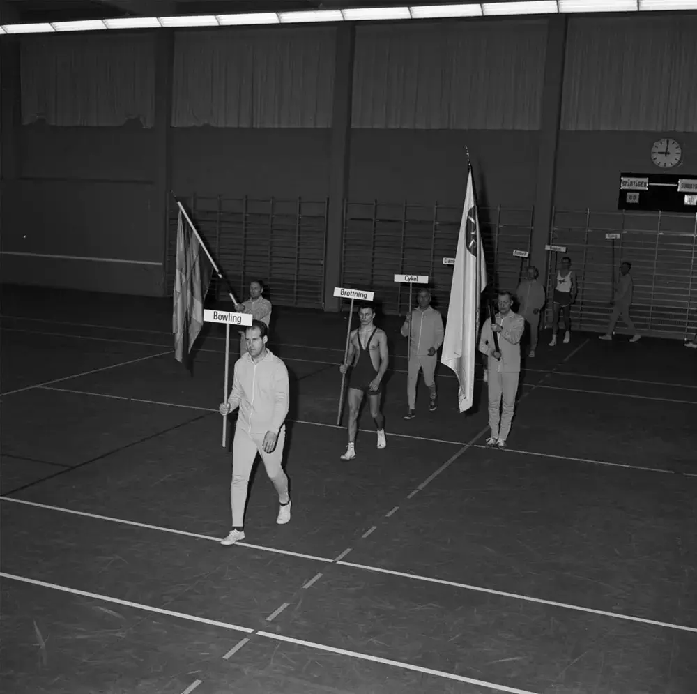 Måndagen 1 februari 1965 invigs Stockholms spårvägars sporthall i Nyboda. Borgarrådet Helge Berglund höll ett invigningstal med orden –För att en människa ska må bra och trivas med tillvaron och göra sitt bästa på arbetsplatsen är det nödvändigt att hon är i god fysisk trim. Ett uppvisningsprogram med skilda aktiviteter inramade invigningstalet.