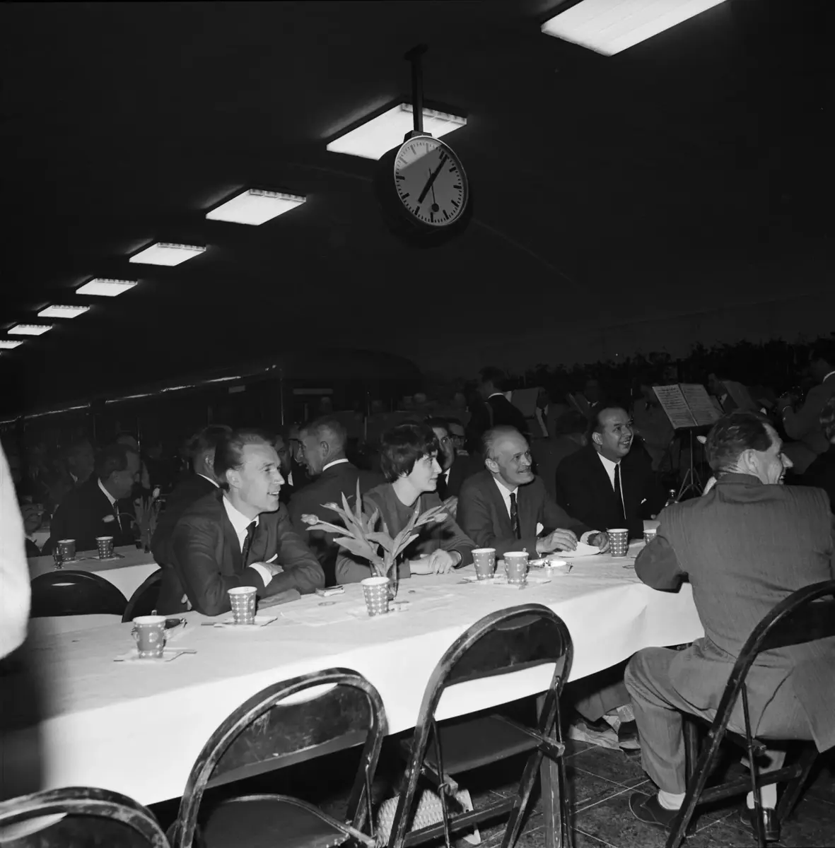 16 maj år 1965 invigdes förlängningen av tunnelbanan till Östermalmstorg och Sätra. Taklagsfest hölls två dagar tidigare, fredagen den 14 maj i underjorden, på stationen Östermalmstorg där 700 taklagsfestande hade tagit plats.
När Östermalmstorgs tunnelbanestation öppnade var den utan jämförelse djupast belägna station på hela tunnelbanesystemet. Stationen hade ritats på Stockholms spårvägars eget arkitektkontor av Olov Blomkvist. Namnet på stationen hade diskuterats och förslag fanns som Birger Jarlsgatan och Stureplan, men stationen fick sitt namn efter den biljetthall som låg under själva Östermalmstorg.
Vid invigningen höll bl a Borgarrådet Helge Berglund tal och kommunikationsminister Gösta Skoglund klippte det blågula invigningsbandet. Sedan fick  500 gäster ta plats på invigningstågen. Förare på dessa vad Eva Ingelheim och Evert Jansson.
