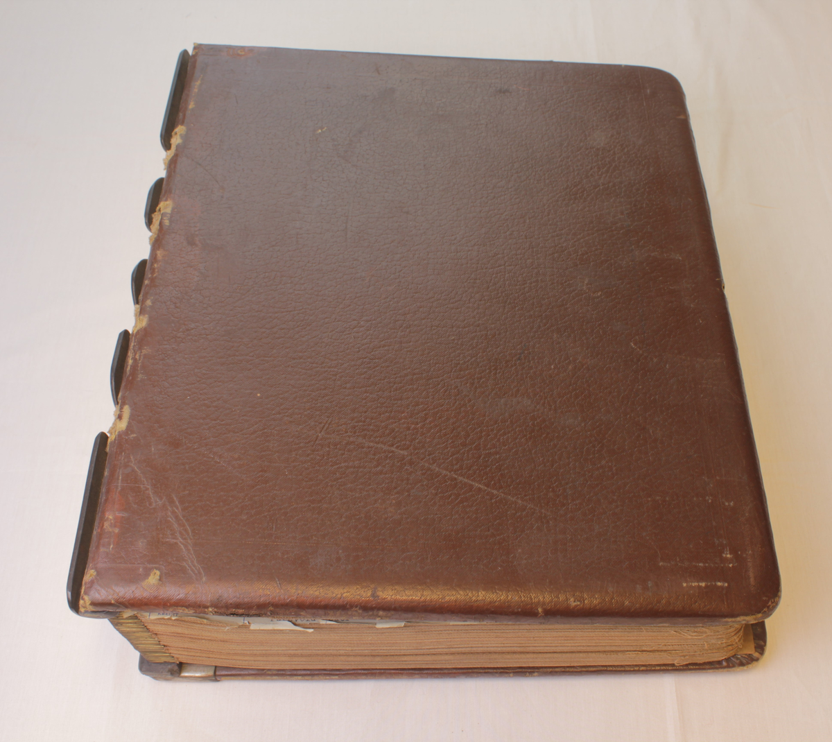 Regnskapsbok fra tidlig 1950-tall.