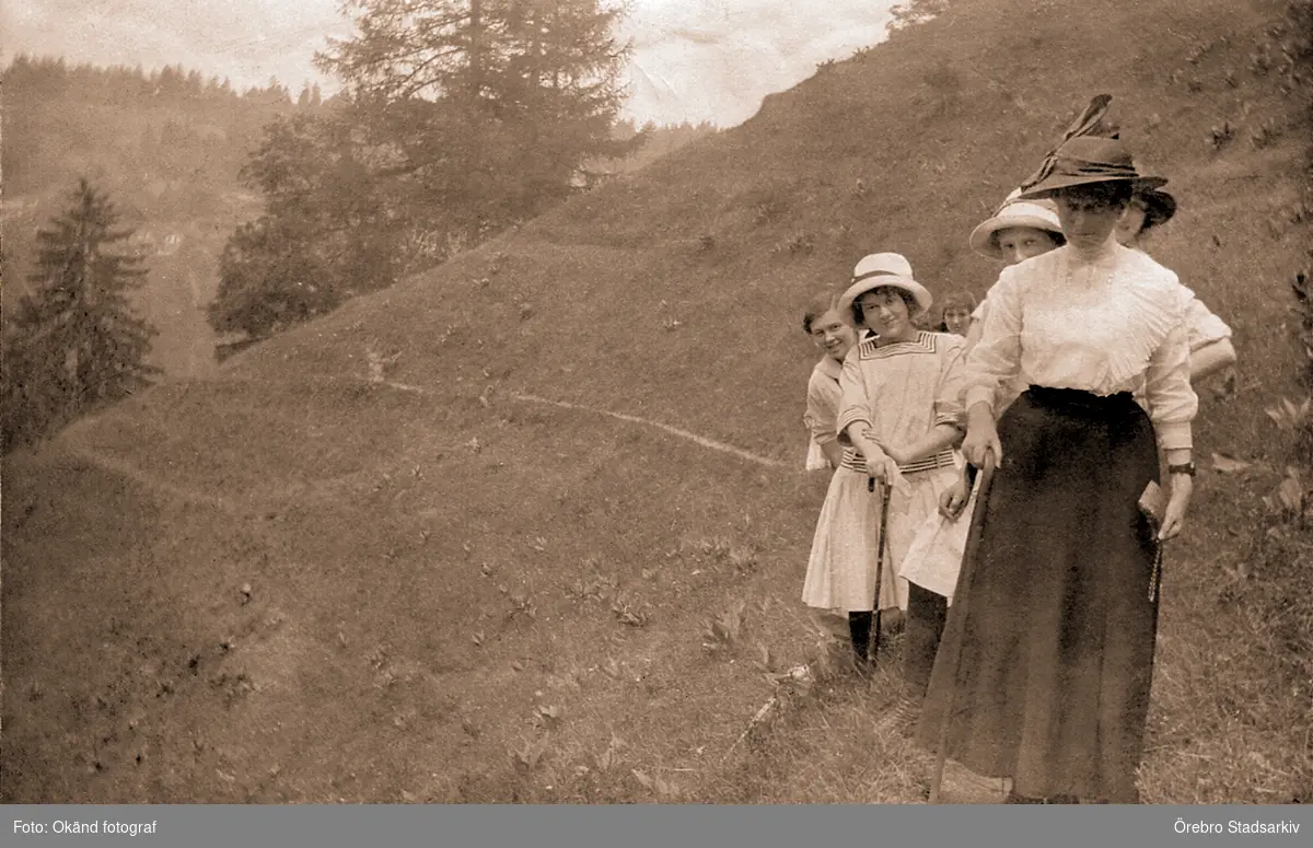 Promenad i bergig terräng