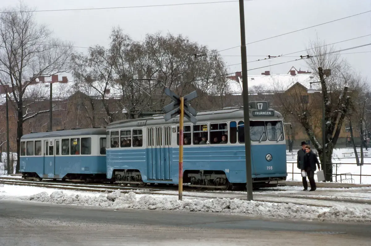 Spårvagnståg på linje 17 vid Svandammsplan år 1962