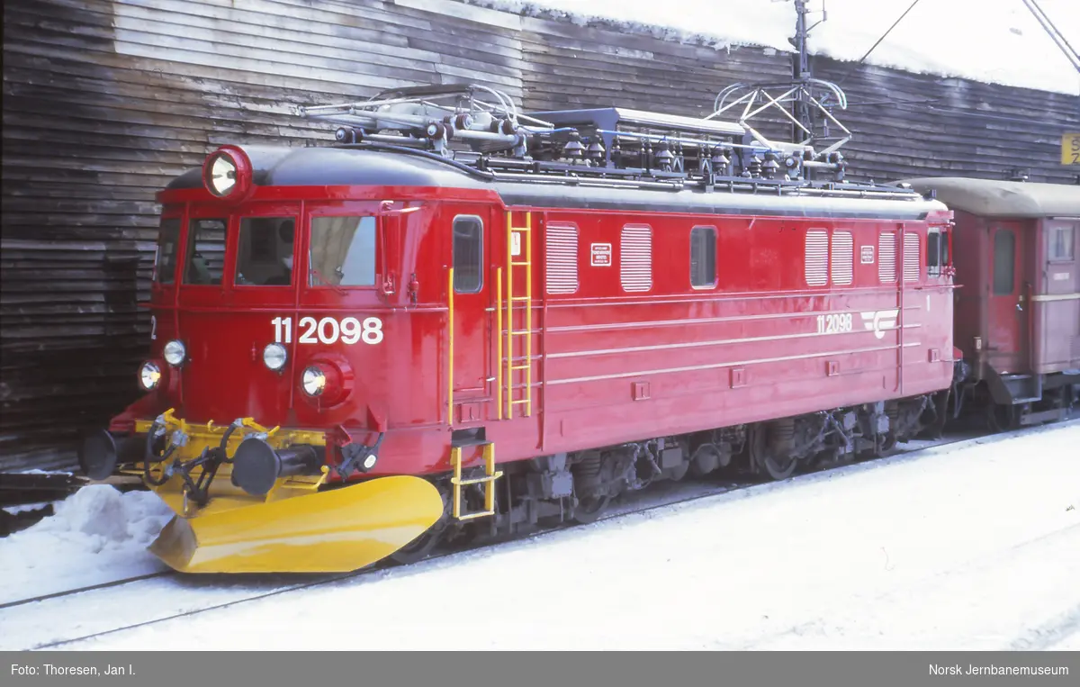 Elektrisk lokomotiv El 11 2098 på Myrdal stasjon