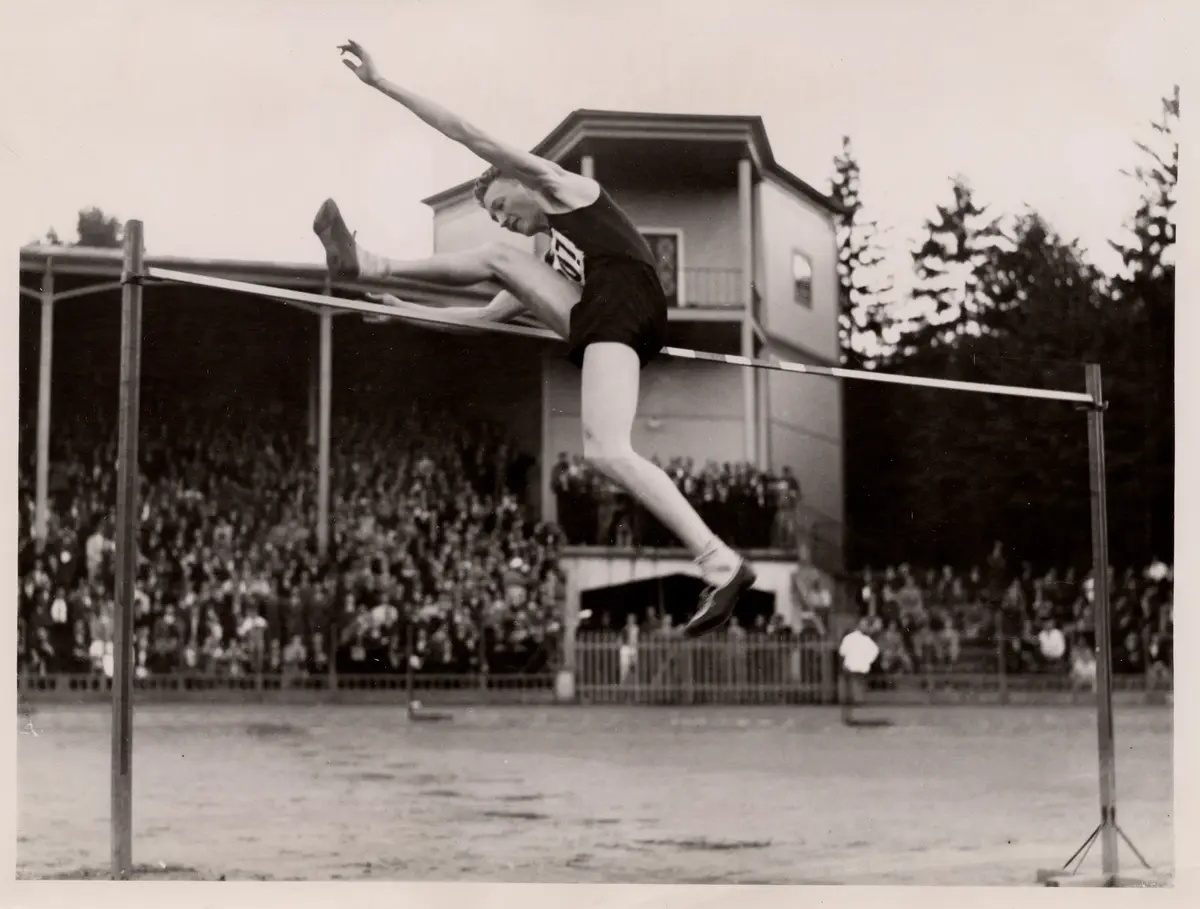 SM i friidrott 1937, Slottsskogsvallen

Höjdhopp.

Kurt Lundqvist, Redbergslid IK.