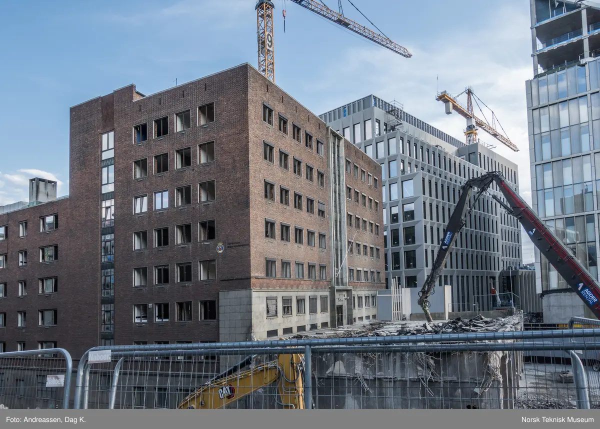 Oslo hovedbrannstasjon under riving høsten 2024 -Norsk Teknisk Museum ...