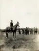 Övning på Kronobergs hed, omkring 1907-1910.
Överstelöjtnant O. Bratt till häst.
