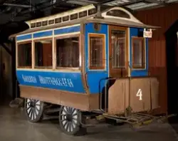 Täckt hästomnibuss från 1887