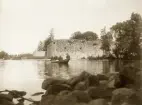 Övning/utflykt vid Kronobergs slottsruin.
11 komp. I 11 (komp.chef E. Nerman) på väg från ruinen, 10/7 1905.