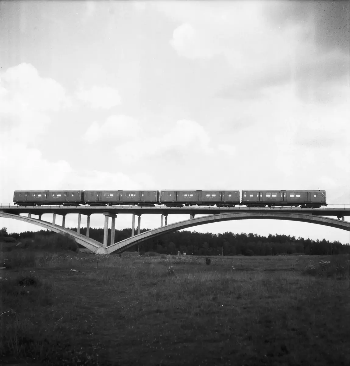 Prov med Tunnelbanan vid Råcksta viadukten Foto Johansson Juli -52