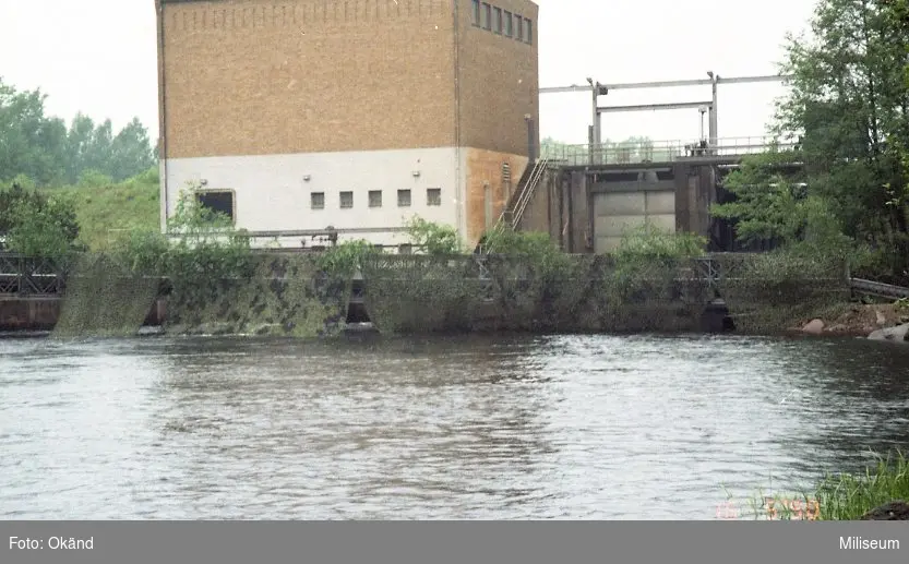 Maskerad Balkbro 2 (BB 2) "dubbel-enkel" framför kraftstation.