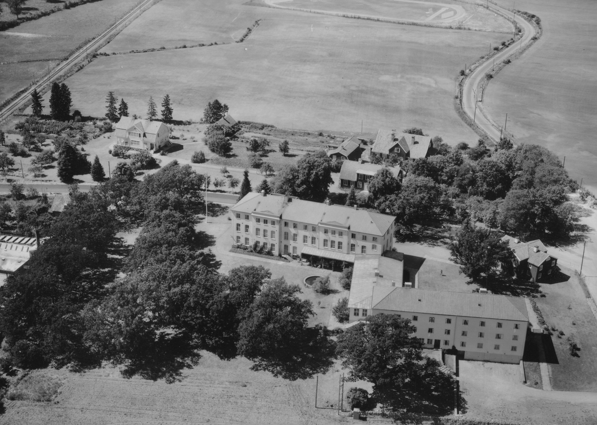 Flygfoto på Högalids folkhögskola.