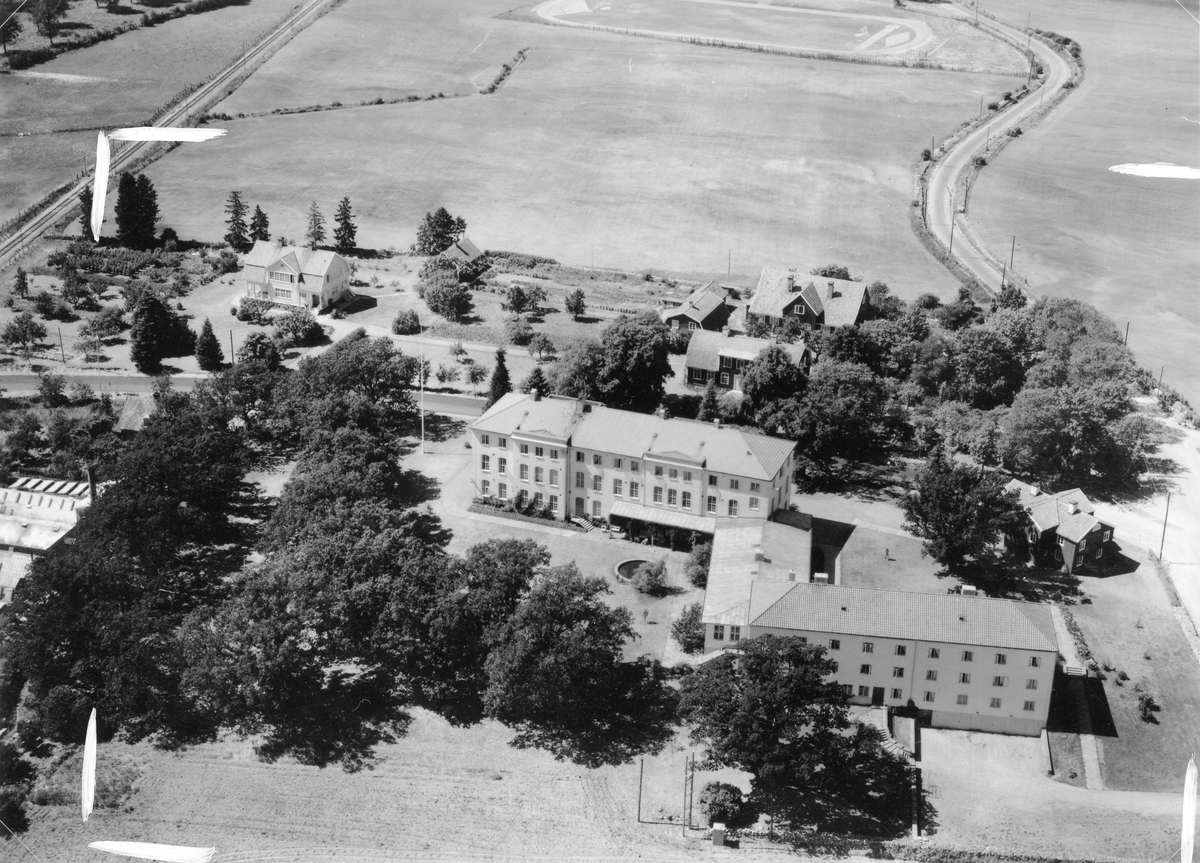 Flygfoto på Högalids folkhögskola.