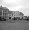 Torghandel på Rådhustorget i Söderköping 1951.