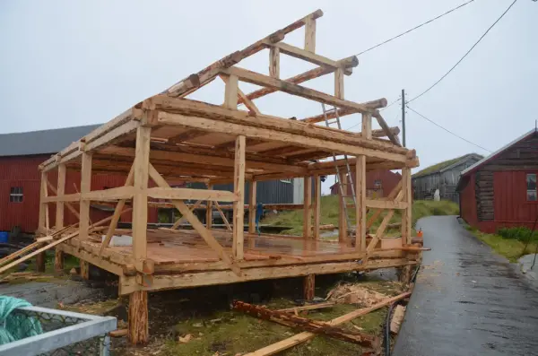 Naust i stavlinemetode, naustet er under oppsetting