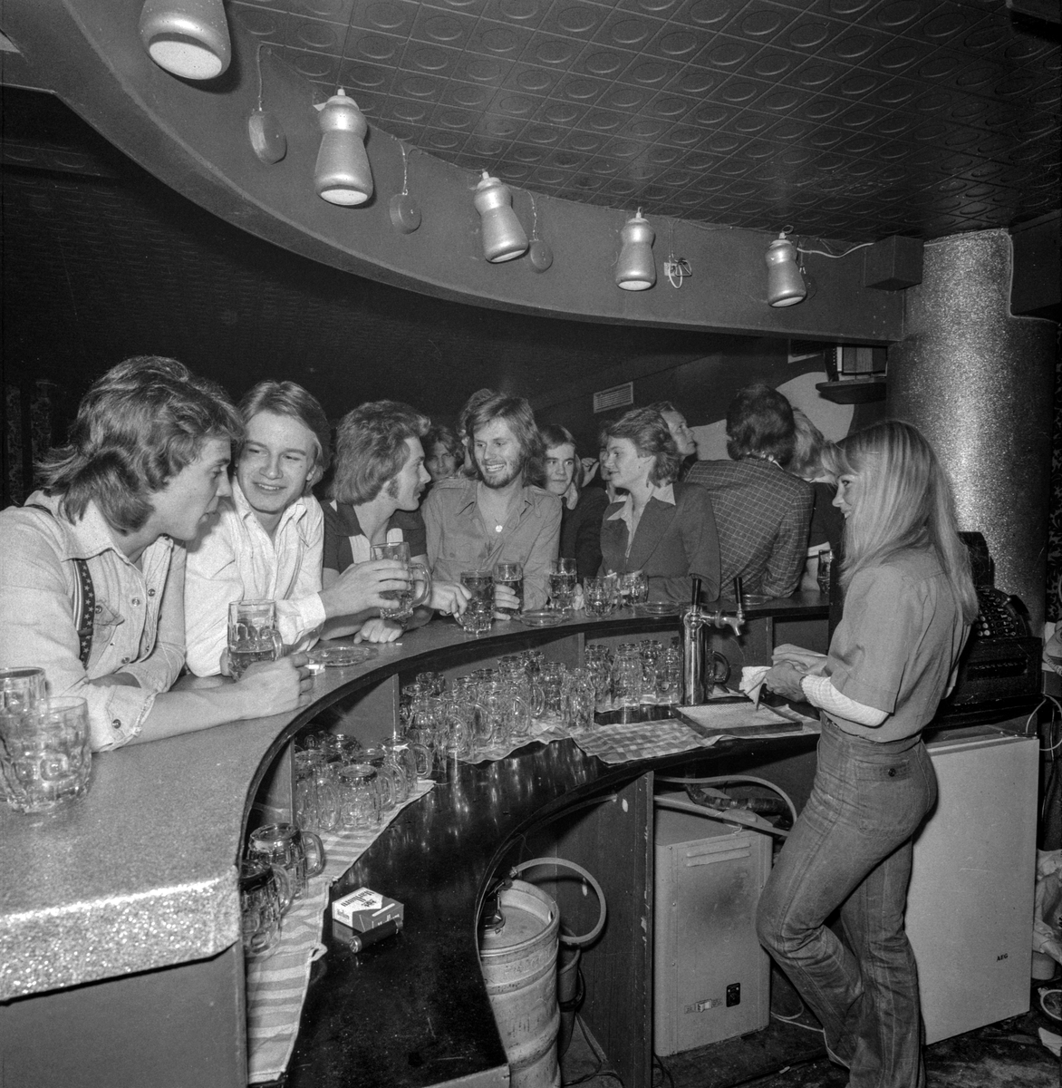 Otaliga är de som stuffat på nattklubben Maxim i Linköping. Här en serie bilder från sommaren 1975.
