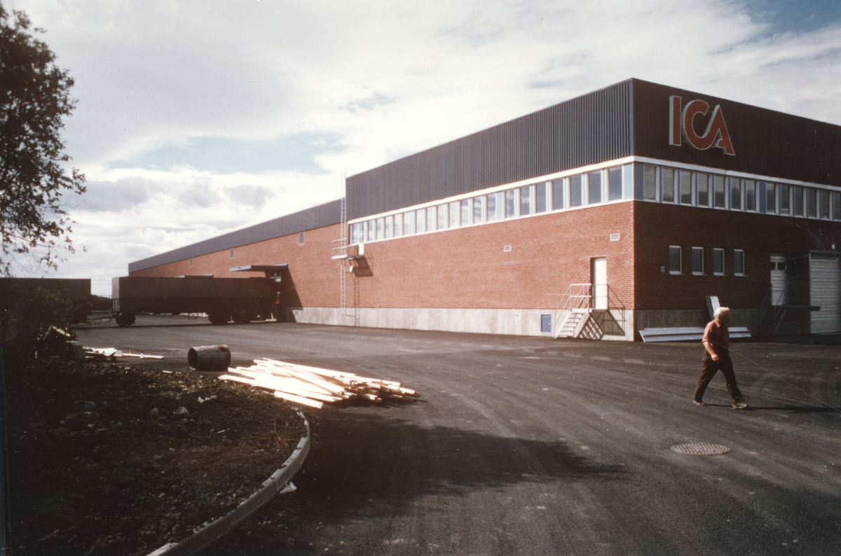 Bilderna är tagna av byggnadsfirman Anders Diös.
