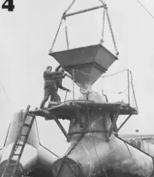 Støyping av tetrablokker i Berlevåg til Bygging av moloen.