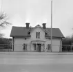 Fotoåret 1967 var ödet för fastigheten Nya Tanneforsvägen 80 beseglat. Snart revs huset för att ge plats för en skolpaviljong till Tanneforsskolan.