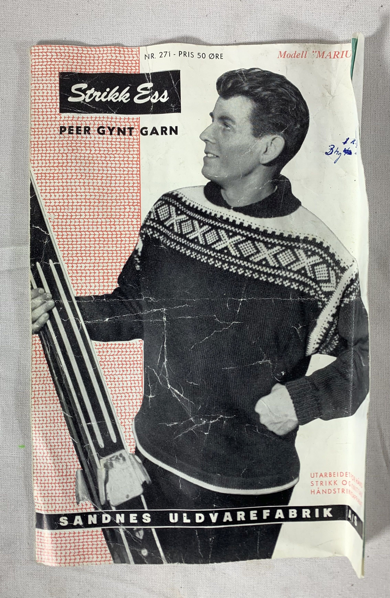 Fem strikkeoppskrifter og bestillingskatalog. Disse inkluderer mønstre fra Sandnes Uldvarefabrik A/S, med titler som "Strikk Ess" og modeller som "Marius" og "Peer Gynt Garn." Hefte nr. 318, 271, og 328 er nevnt, og det ser ut som de dekker ulike strikkeprosjekter, inkludert strikk for barn og voksne. 
