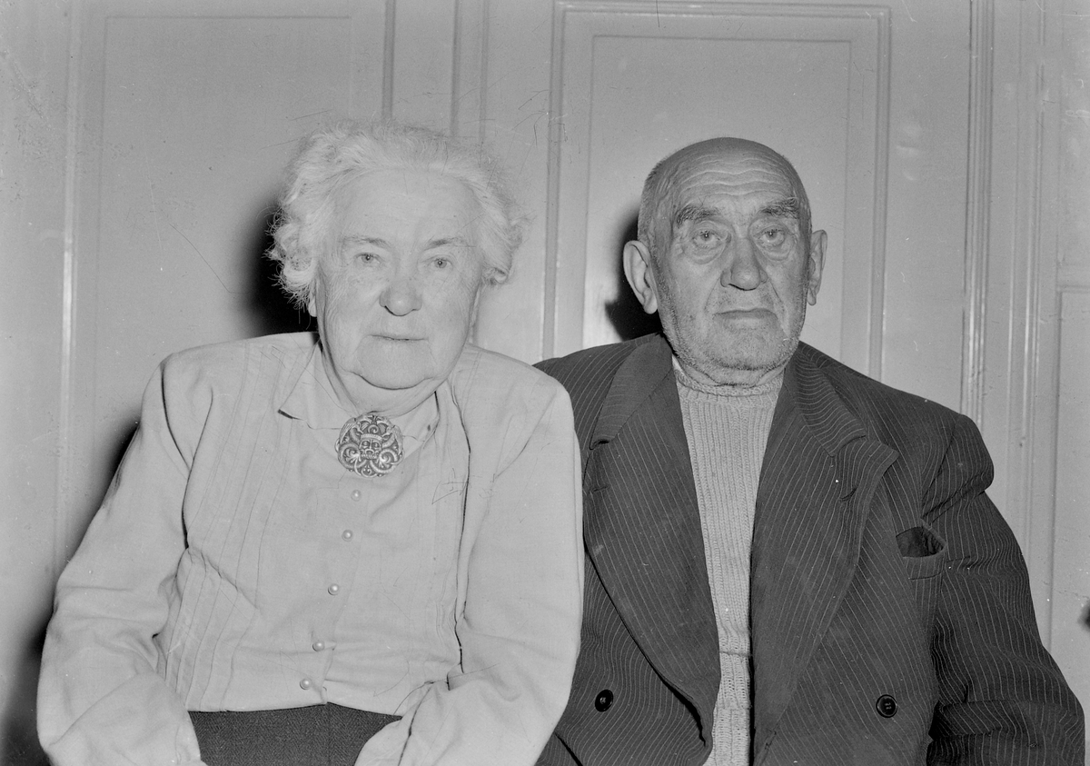 Karl Emil Larsen og fru Gudrun feirer gullbryllup