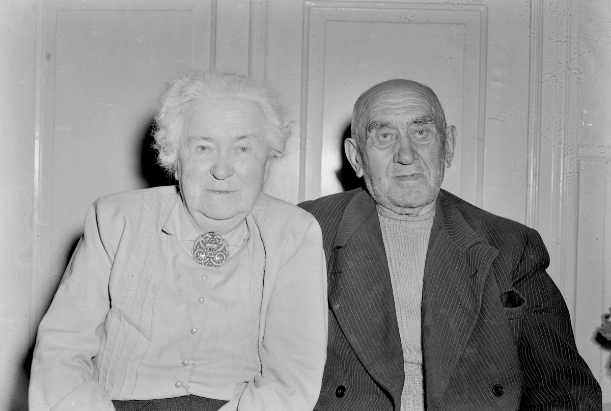 Karl Emil Larsen og fru Gudrun feirer gullbryllup