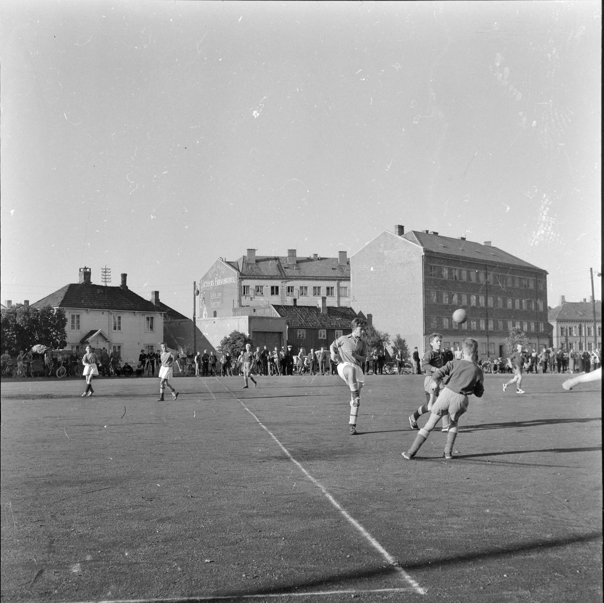 Fotballkamp i skolecupen på Buran