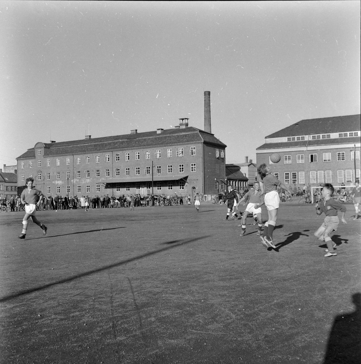 Fotballkamp i skolecupen på Buran